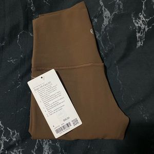 Java Aligns 25” Size 4